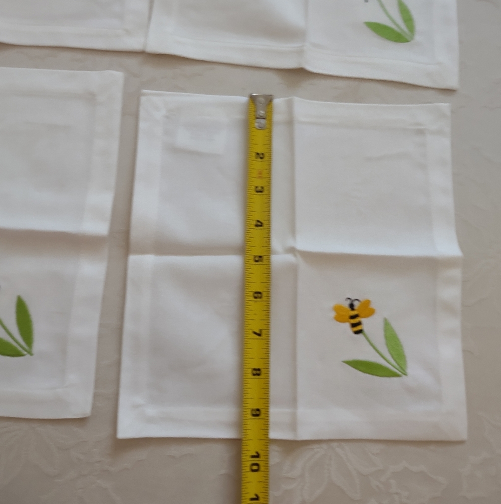 Crate&Barrel White Napkins with Embroidered Bees and Flowers - Picture 4 of 9
